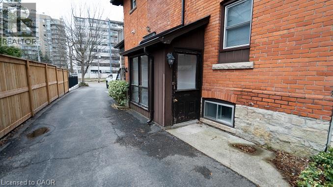 2177 Lakeshore Road Unit# Bsmnt, Burlington, Ontario  L7R 1A5 - Photo 10 - 40856525