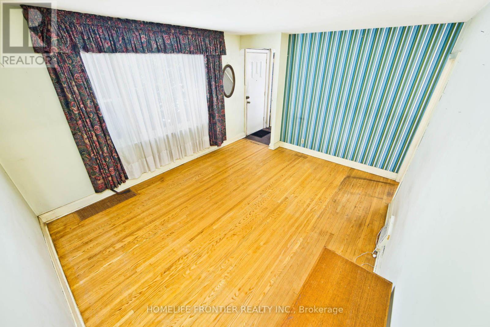223 Elmwood Avenue, Toronto, Ontario  M2N 3M8 - Photo 9 - C13683586