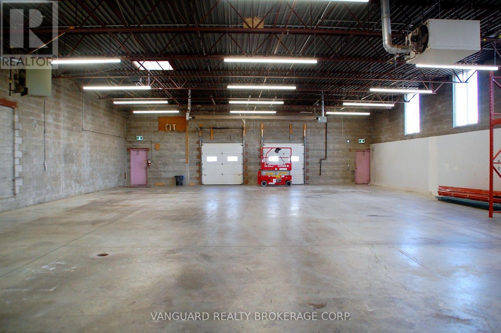 90-92 Martin Ross Avenue, Toronto, Ontario  M3J 2L4 - Photo 37 - W13466898