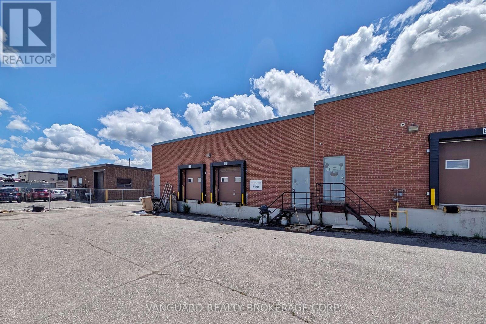 90-92 Martin Ross Avenue, Toronto, Ontario  M3J 2L4 - Photo 42 - W13466898