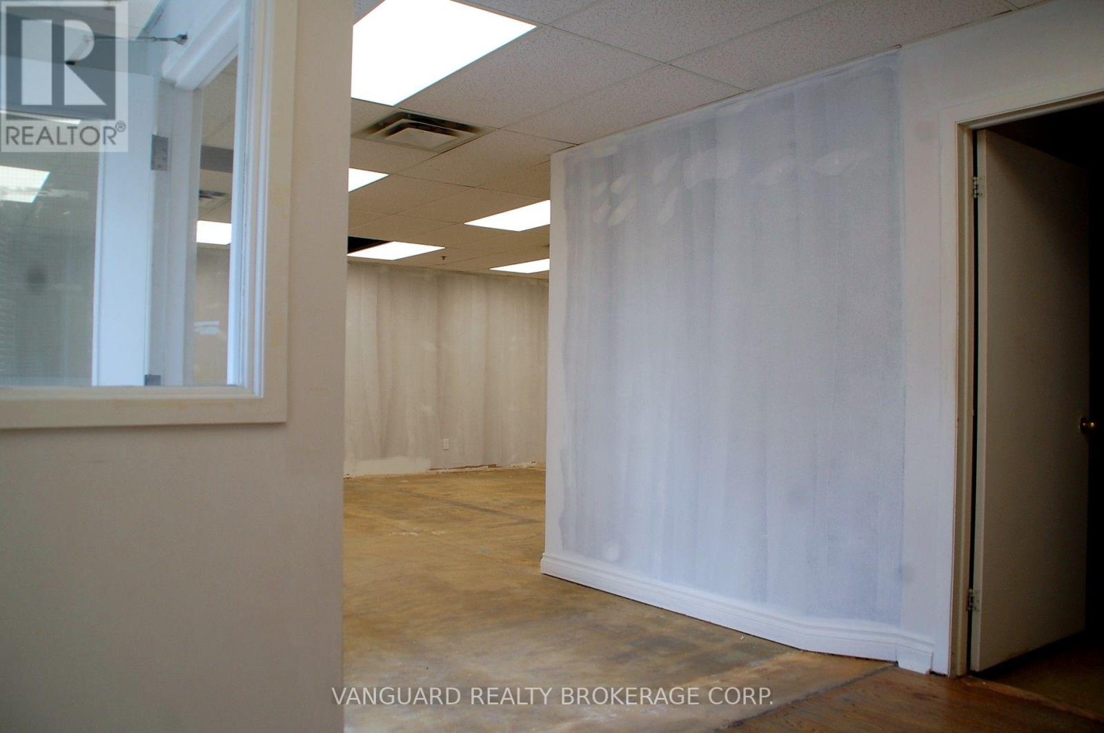 90-92 Martin Ross Avenue, Toronto, Ontario  M3J 2L4 - Photo 31 - W13466898