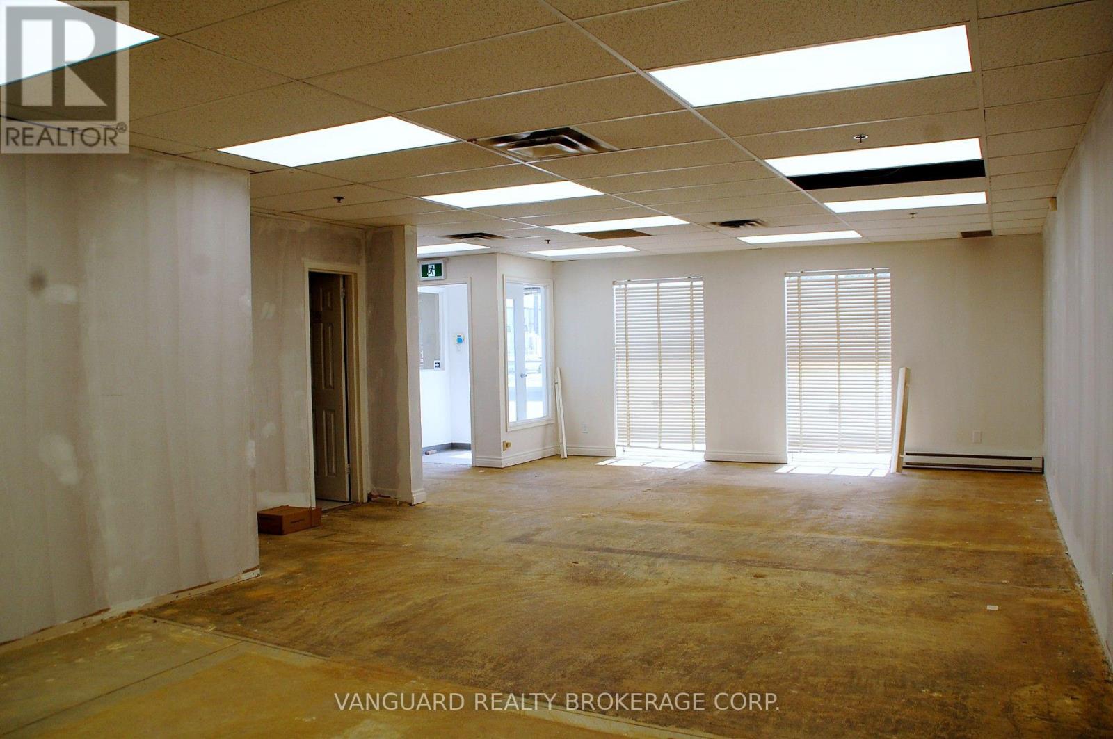 90-92 Martin Ross Avenue, Toronto, Ontario  M3J 2L4 - Photo 32 - W13466898
