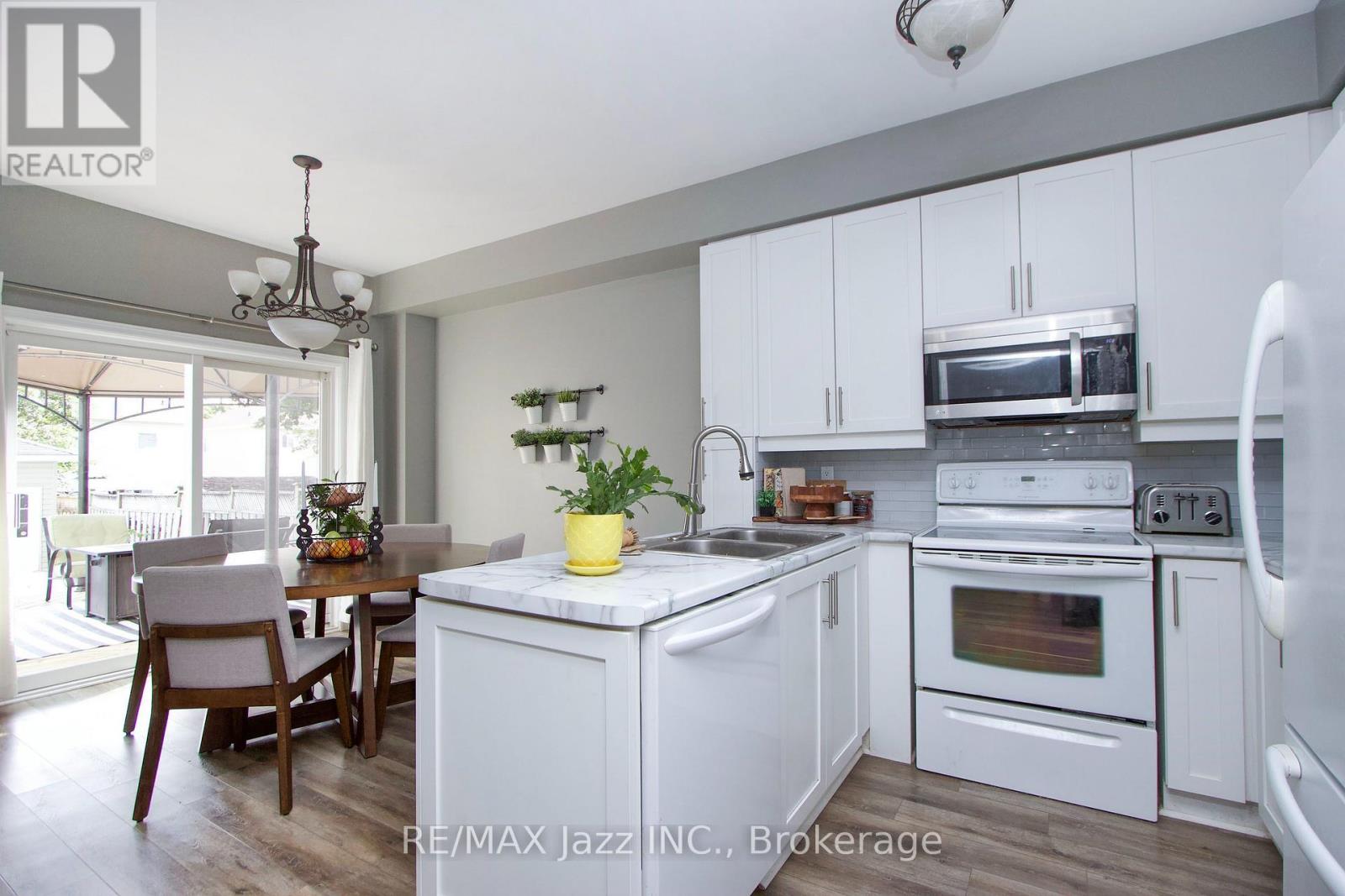 54 Melody Drive, Whitby, Ontario  L1M 1K6 - Photo 12 - E13690466