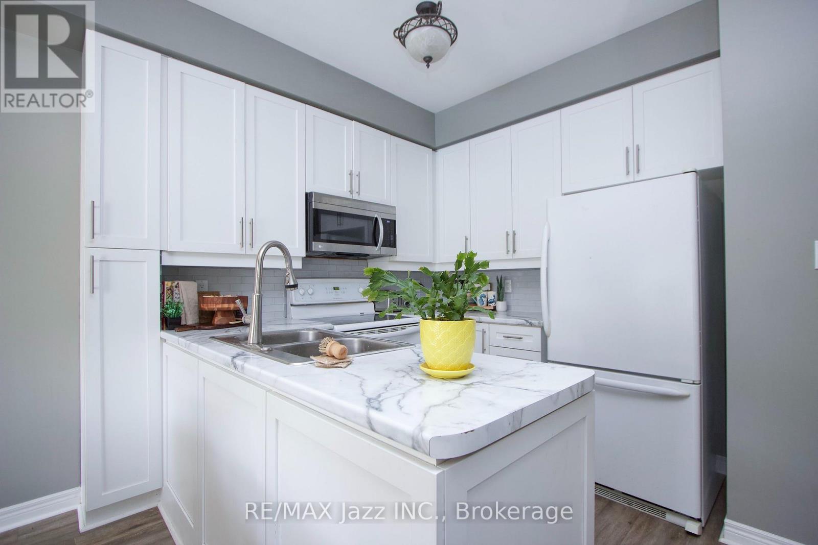 54 Melody Drive, Whitby, Ontario  L1M 1K6 - Photo 13 - E13690466