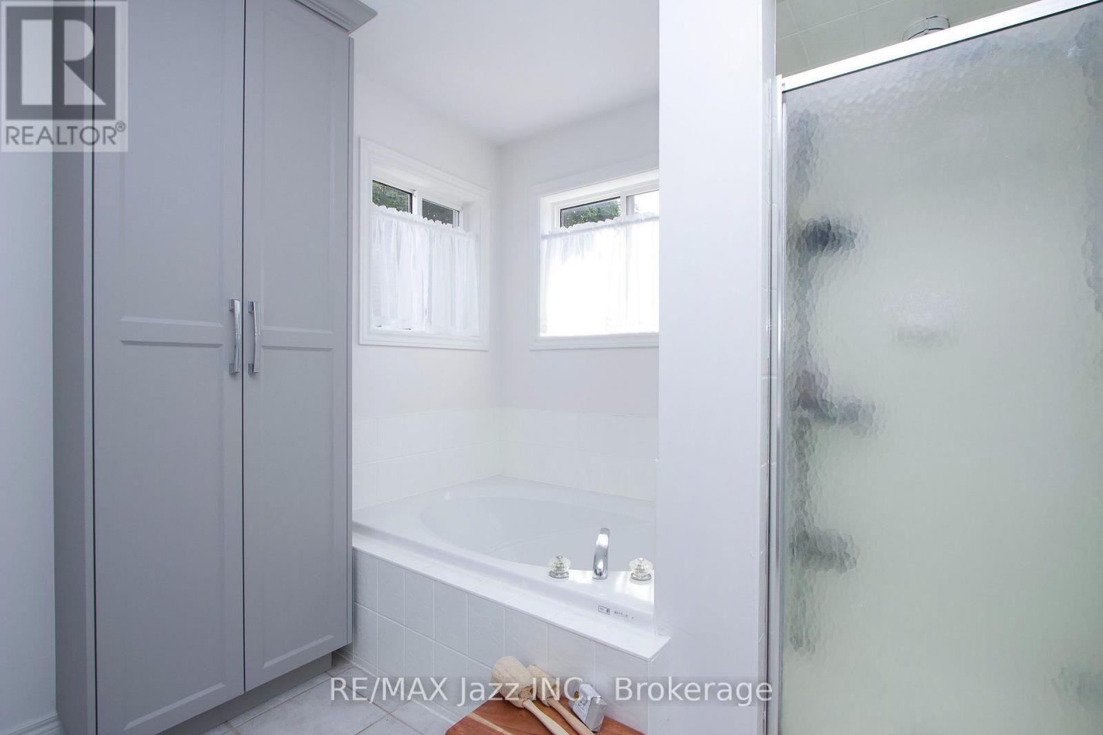 54 Melody Drive, Whitby, Ontario  L1M 1K6 - Photo 23 - E13690466