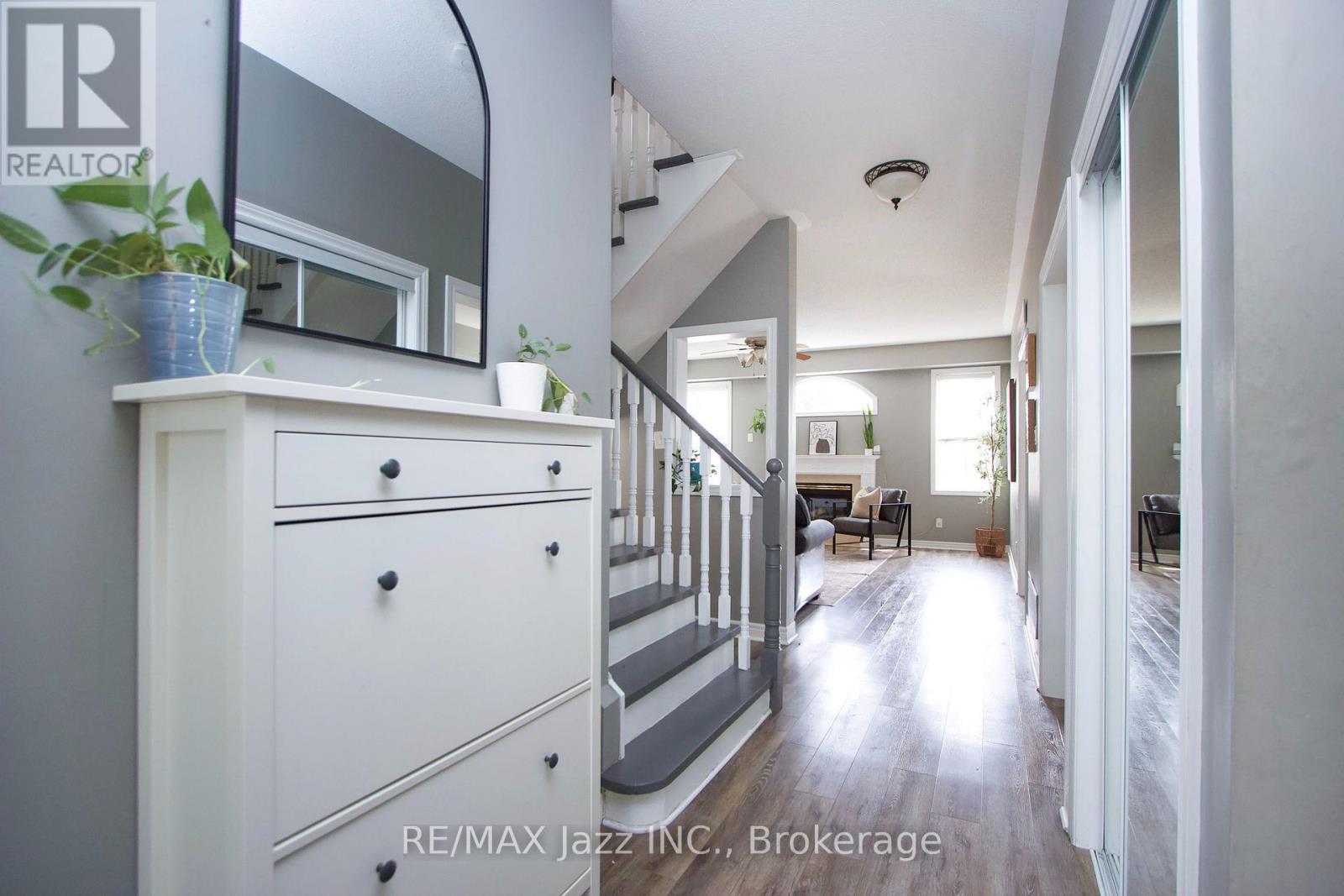 54 Melody Drive, Whitby, Ontario  L1M 1K6 - Photo 6 - E13690466