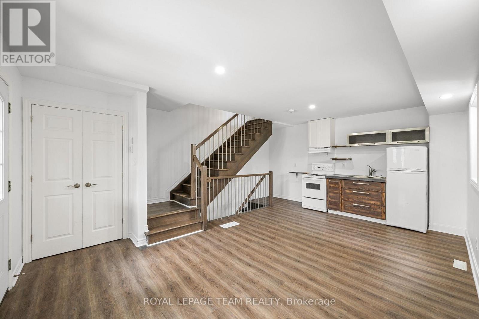 253 Deschamps Avenue, Ottawa, Ontario K1L 5Z2 - Photo 3 - X13690574