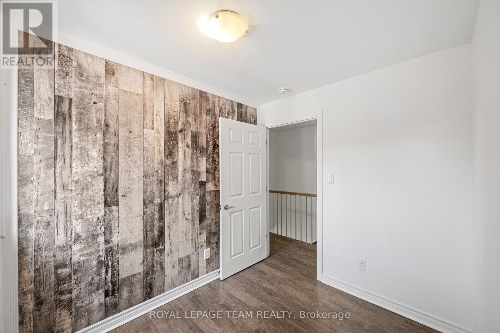 253 DESCHAMPS AVENUE