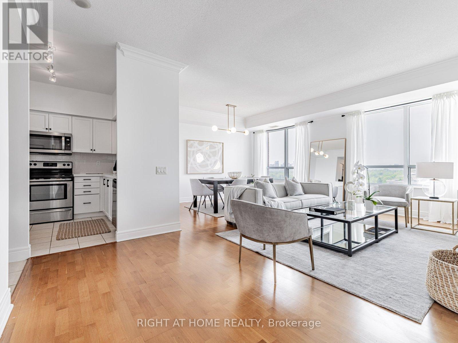 Rg1 - 1 Clairtrell Road, Toronto, Ontario  M2N 7H6 - Photo 2 - C13690576