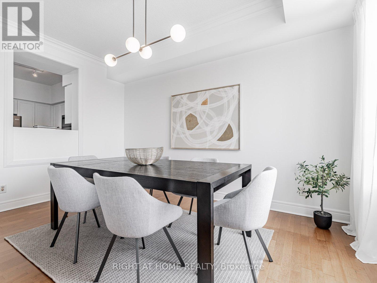 Rg1 - 1 Clairtrell Road, Toronto, Ontario  M2N 7H6 - Photo 4 - C13690576