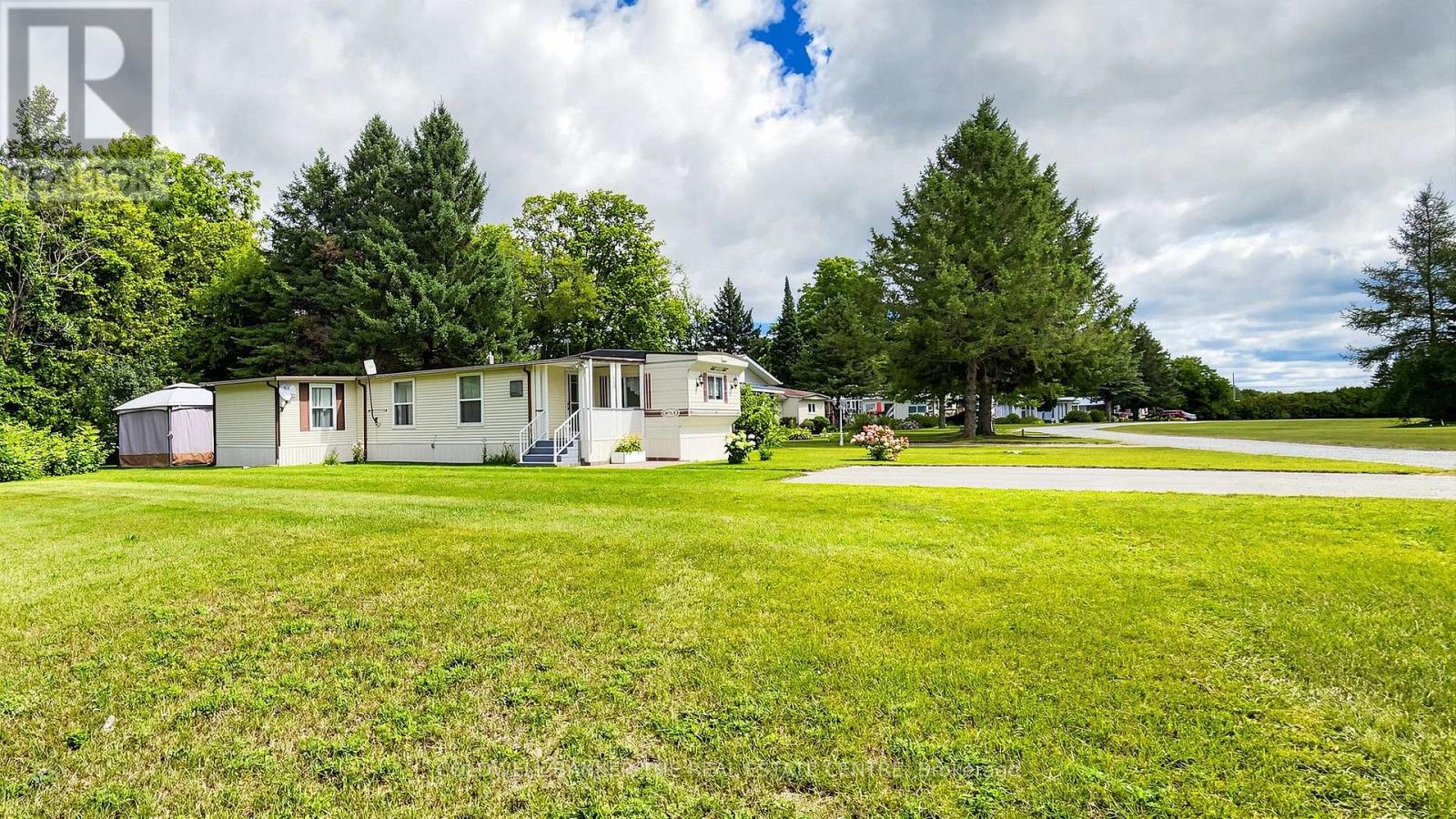 409 - 285 Crydermans Side Road, Georgina, Ontario L0E 1A0 - Photo 32 - N13690480