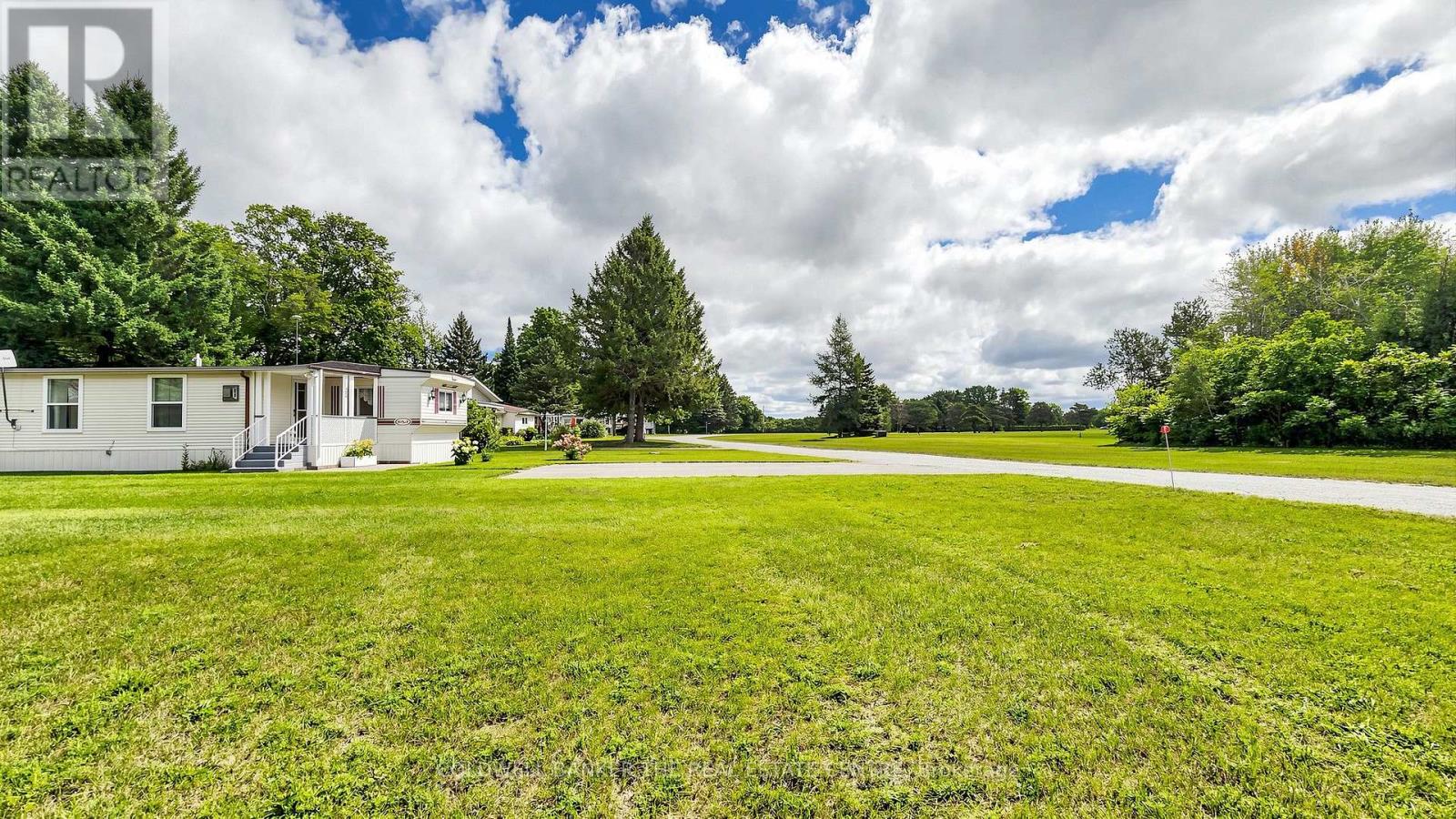 409 - 285 Crydermans Side Road, Georgina, Ontario L0E 1A0 - Photo 33 - N13690480