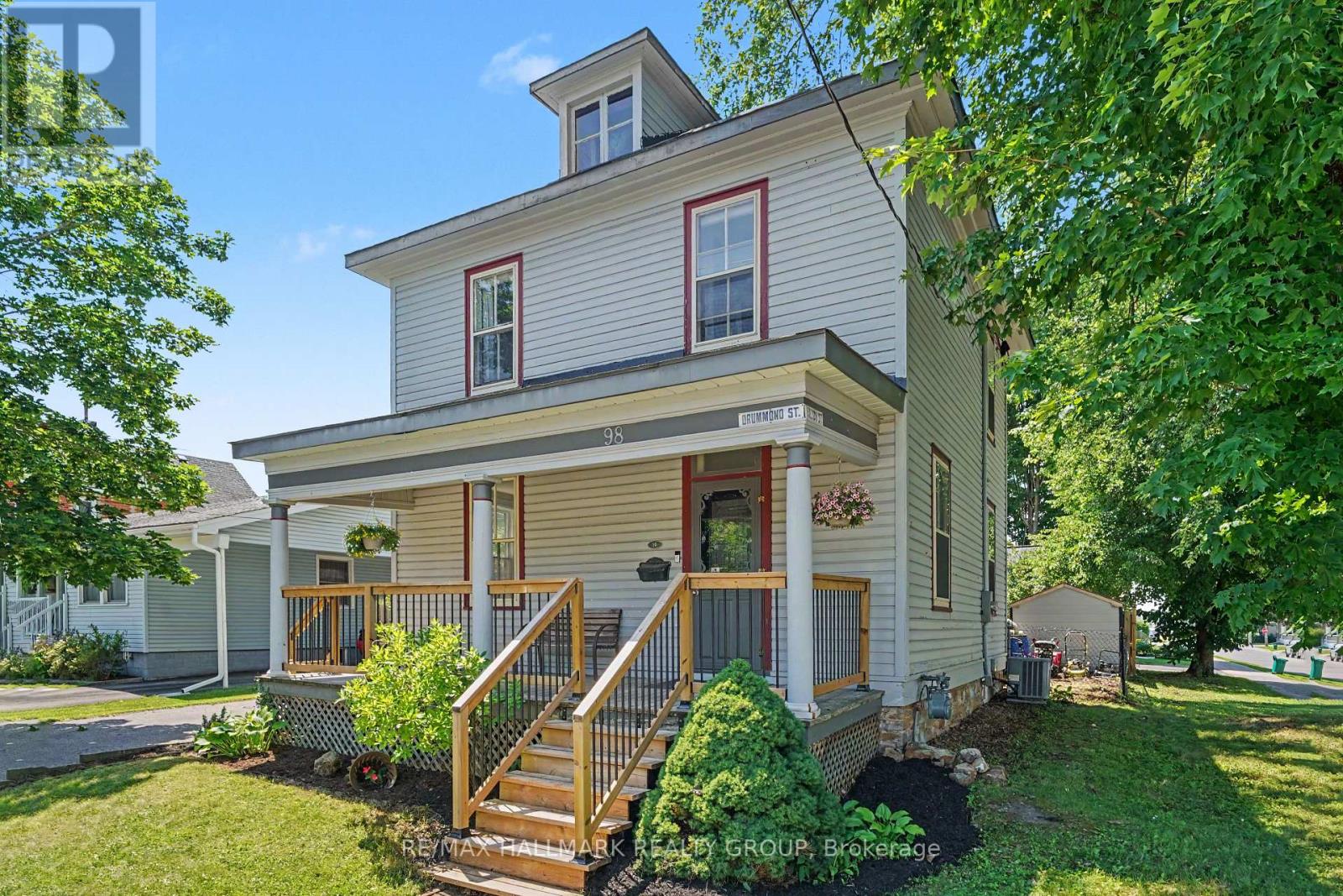 98 Drummond Street E, Perth, Ontario  K7H 1H1 - Photo 3 - X13588172