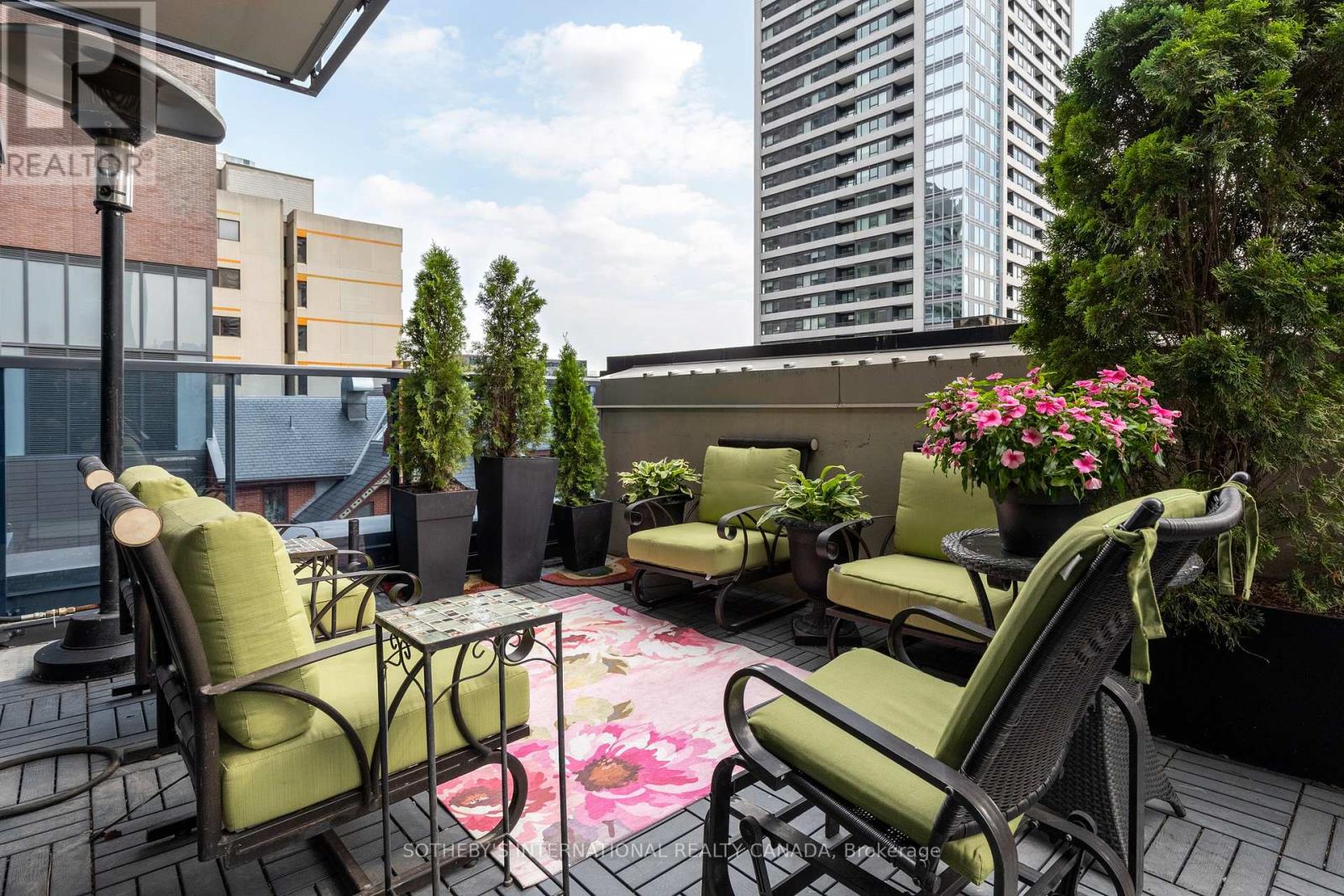 402 - 28 LINDEN STREET, Toronto, Ontario
