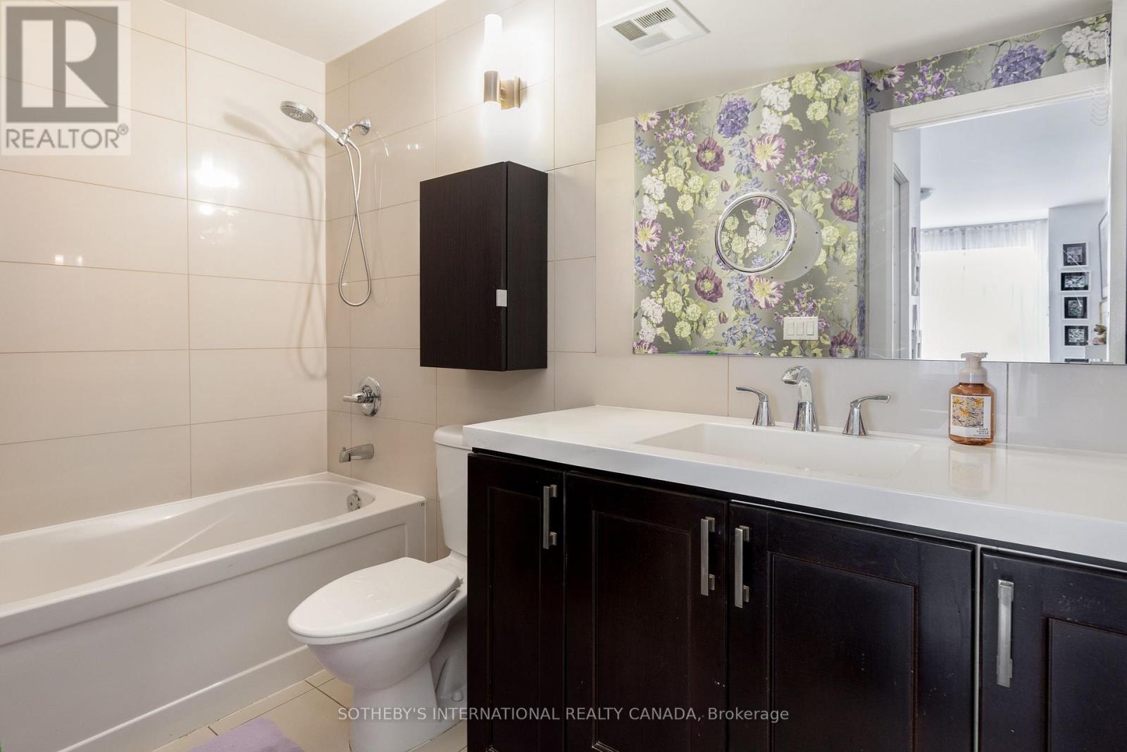 402 - 28 Linden Street, Toronto, Ontario  M4Y 0A4 - Photo 13 - C13681634