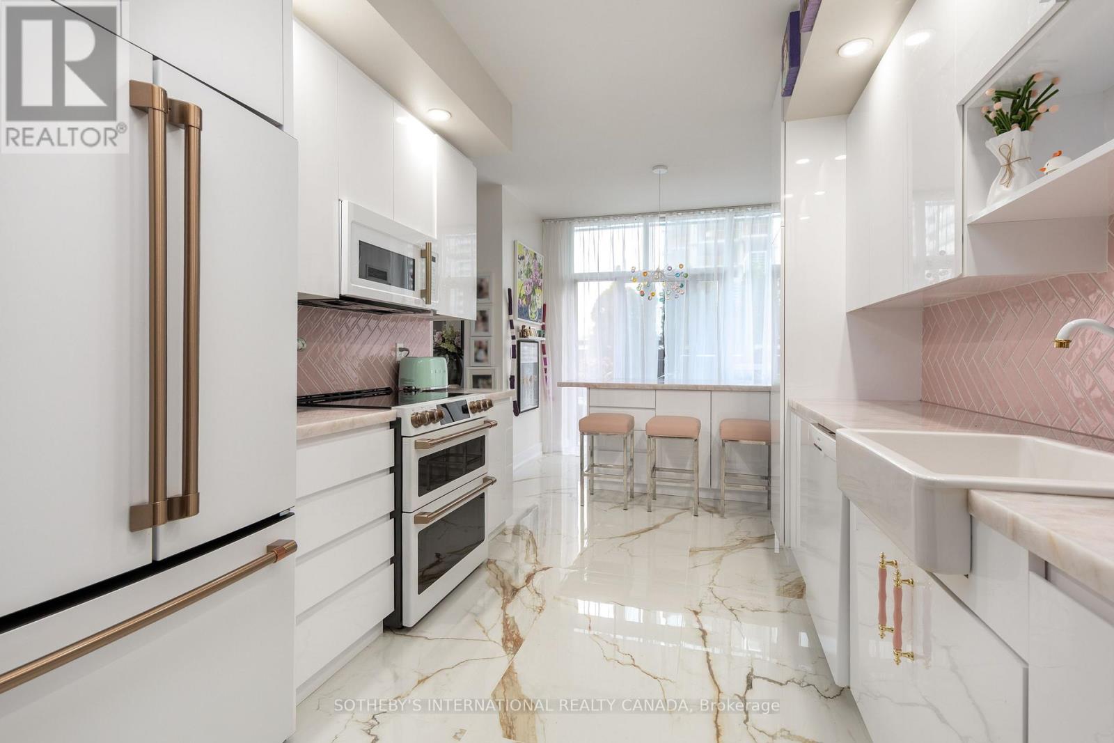402 - 28 Linden Street, Toronto, Ontario  M4Y 0A4 - Photo 4 - C13681634
