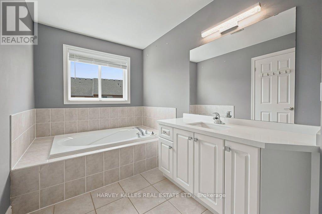 2033 Redstone Crescent, Oakville, Ontario  L6M 5B2 - Photo 25 - W13689230