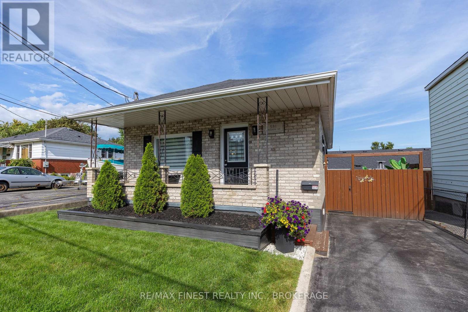 581 DIVISION STREET, Kingston, Ontario