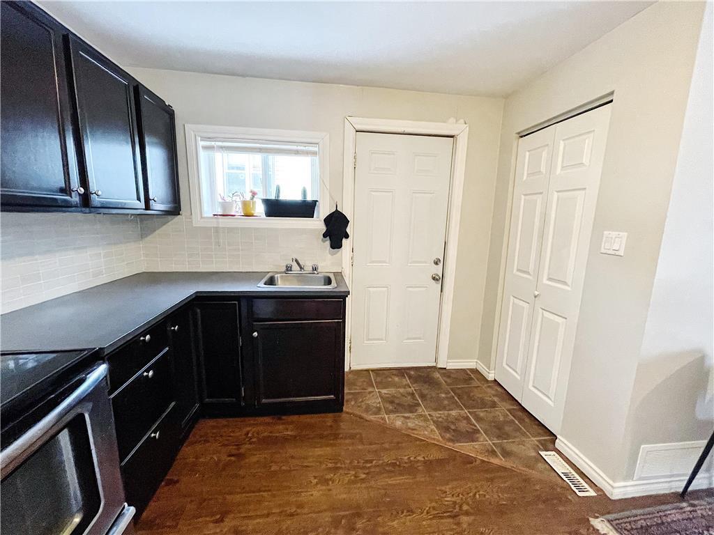 196 Notre Dame Street, Winnipeg, Manitoba  R2H 0C3 - Photo 13 - 202612722