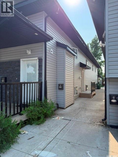 229 S Avenue N, Saskatoon, Saskatchewan  S7L 2Z7 - Photo 2 - SK046013