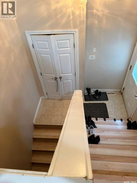 229 S Avenue N, Saskatoon, Saskatchewan  S7L 2Z7 - Photo 3 - SK046013