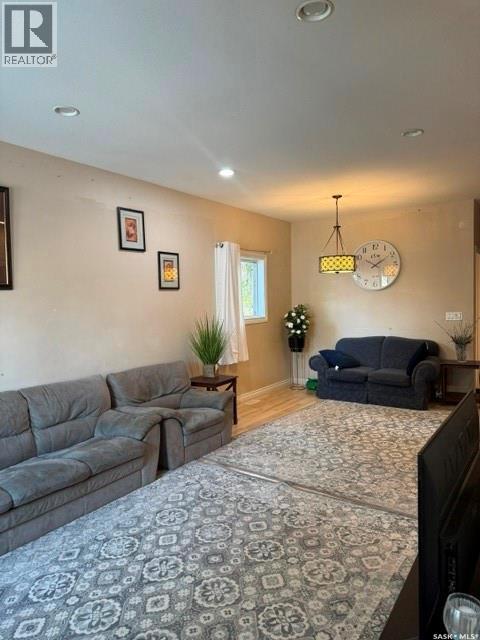 229 S Avenue N, Saskatoon, Saskatchewan  S7L 2Z7 - Photo 5 - SK046013