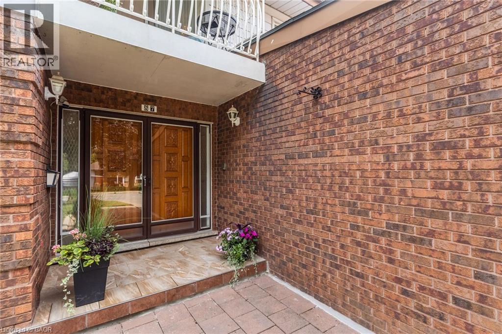 87 Regent Avenue, Hamilton, Ontario  L9B 1T1 - Photo 3 - 40851744