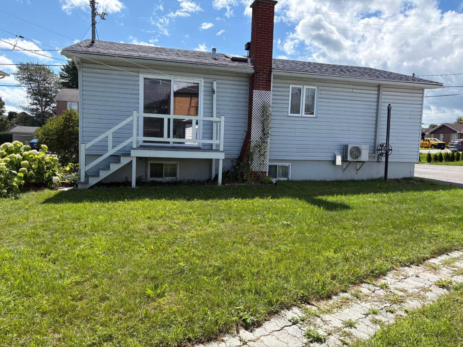 13 Rue Pelletier Saint-Charles-Borromée Quebec Canada J6E4Y4 2