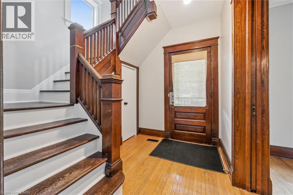 46 Pequegnat Avenue, Kitchener, Ontario  N2H 1R8 - Photo 4 - 40856257