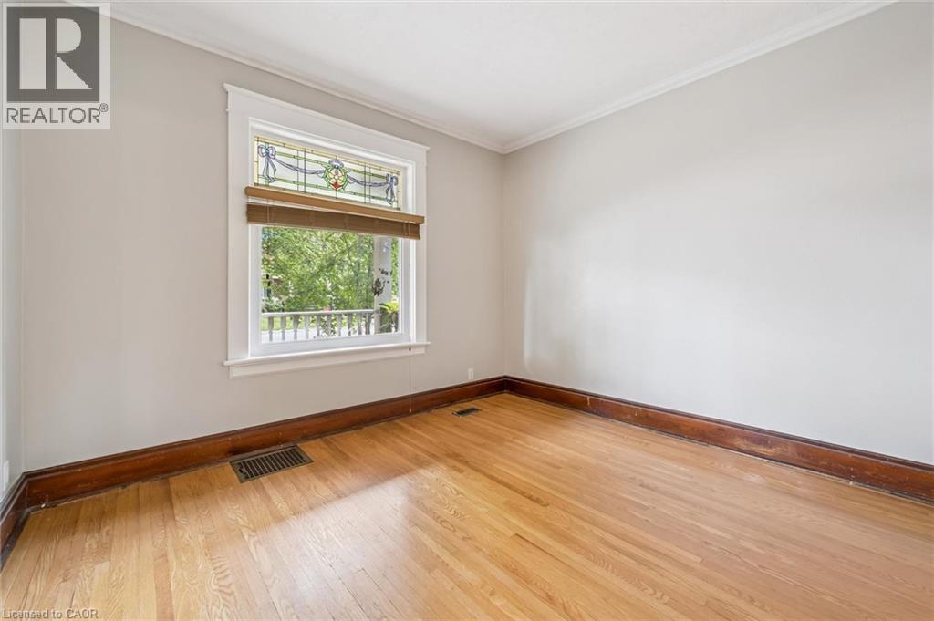46 Pequegnat Avenue, Kitchener, Ontario  N2H 1R8 - Photo 5 - 40856257