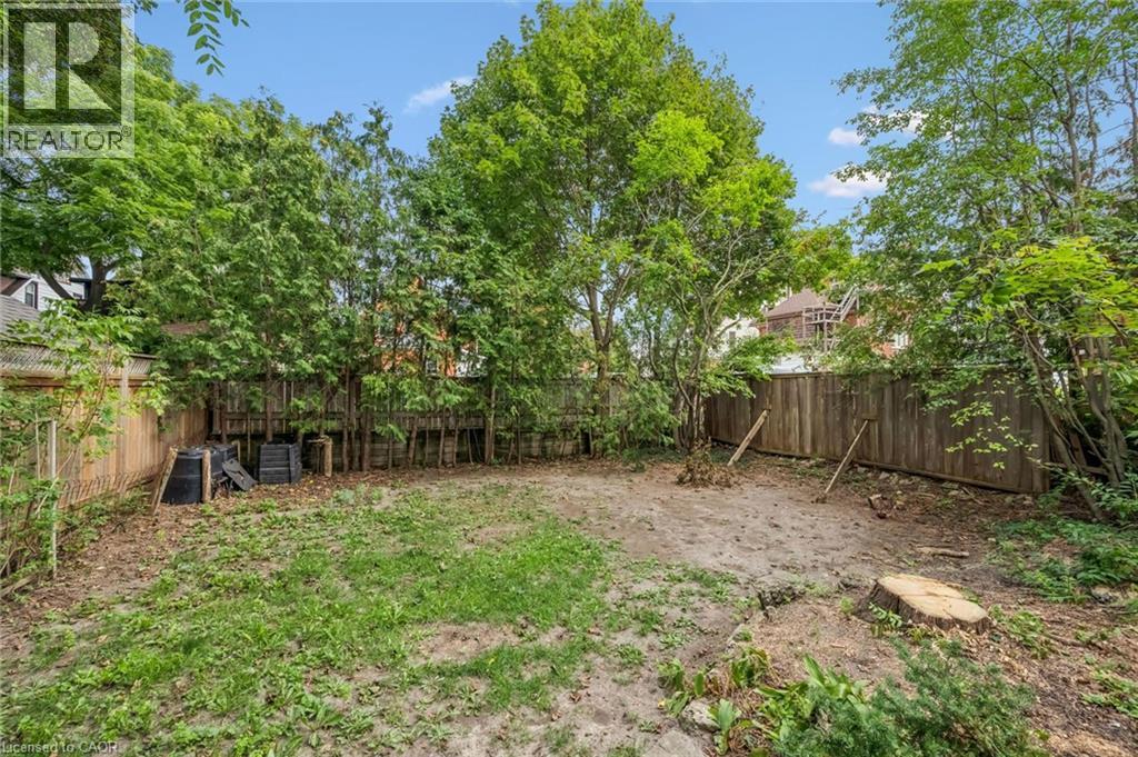 46 Pequegnat Avenue, Kitchener, Ontario  N2H 1R8 - Photo 36 - 40856257