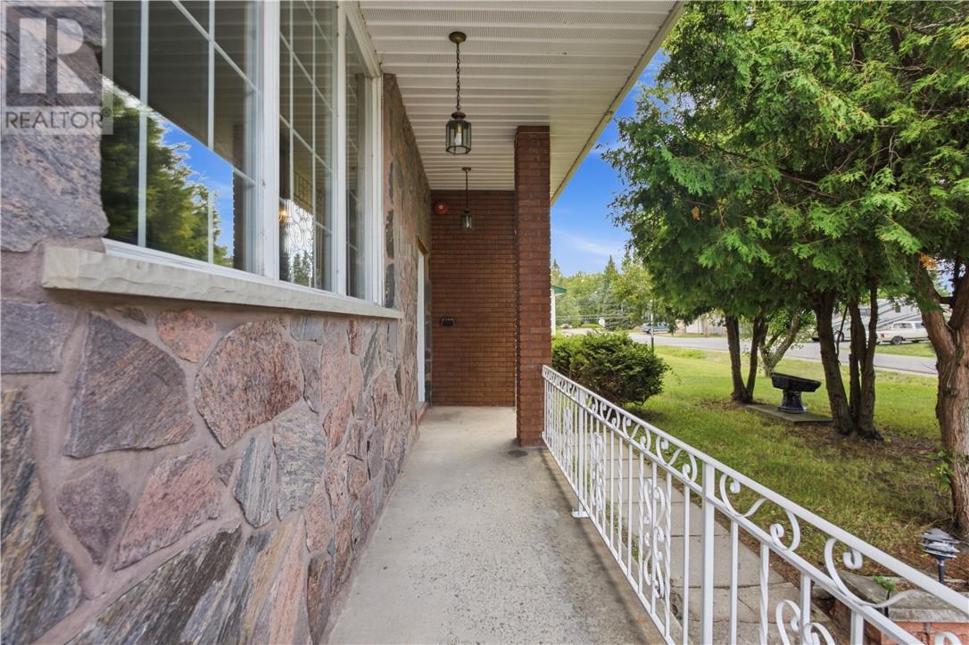 1803 Pierre Street, Val Caron, Ontario  P3N 1C3 - Photo 3 - 2129862
