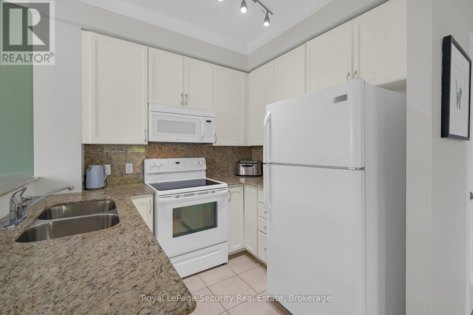 101 - 52 Harvey Johnston Way, Whitby, Ontario  L1M 0J7 - Photo 16 - E13688094