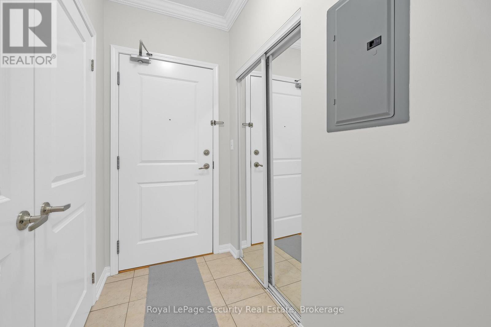 101 - 52 Harvey Johnston Way, Whitby, Ontario  L1M 0J7 - Photo 4 - E13688094