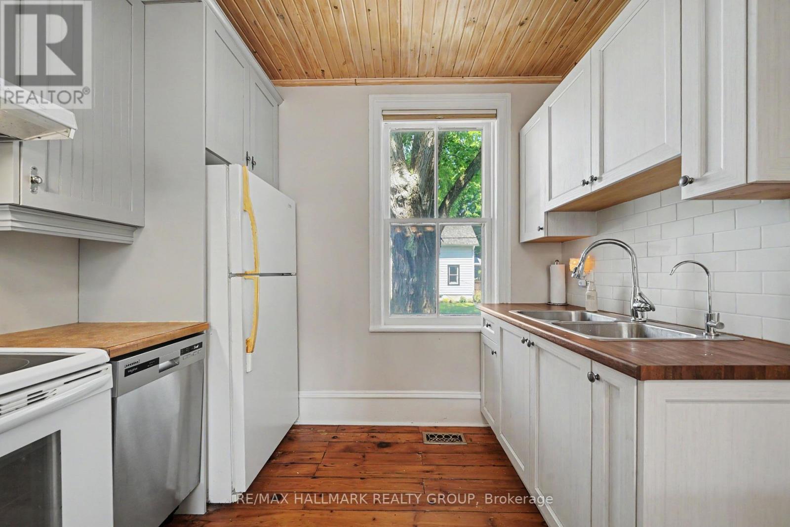 98 Drummond Street E, Perth, Ontario  K7H 1H1 - Photo 18 - X13588172