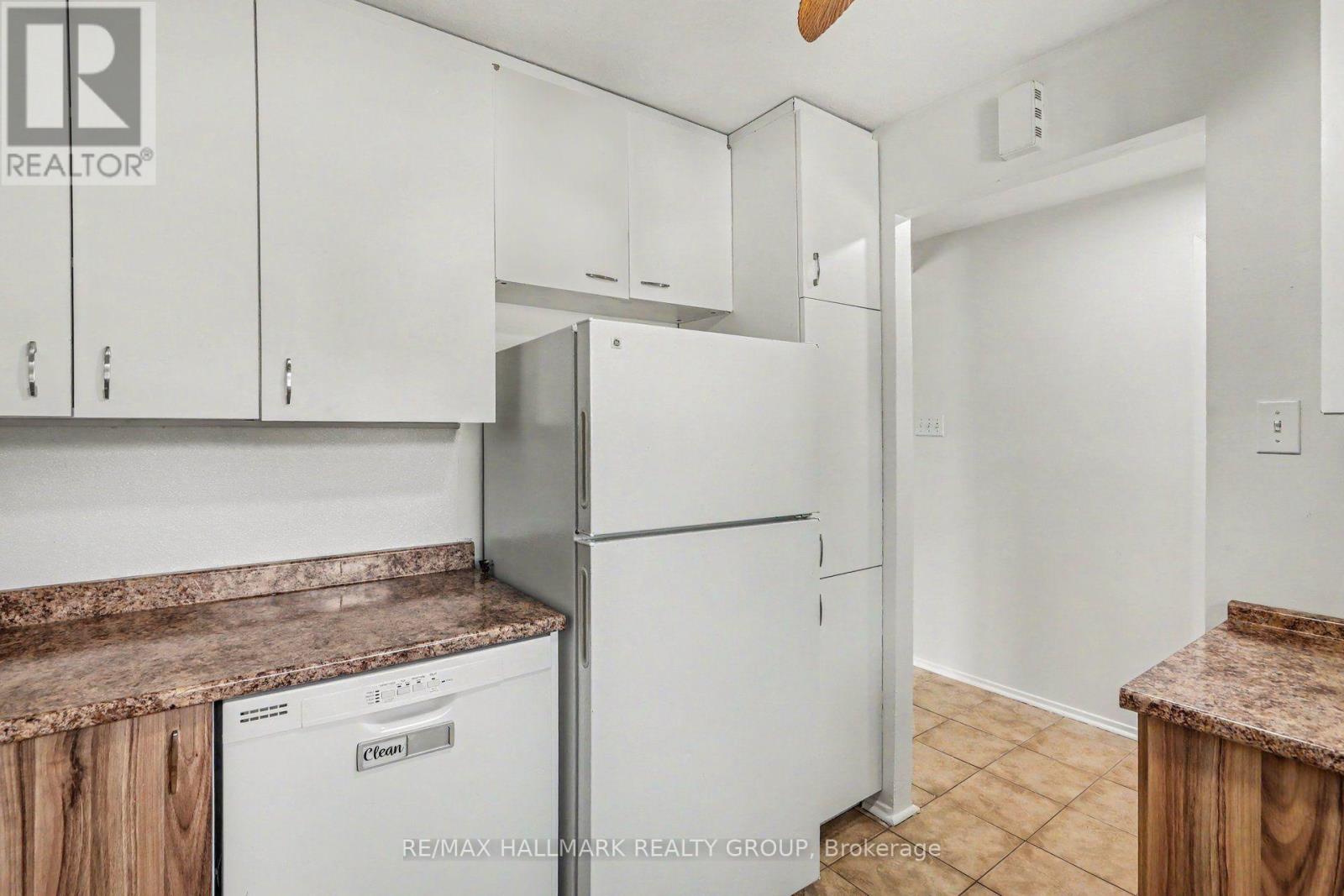 1747a Lamoureux Drive, Ottawa, Ontario  K1E 2N3 - Photo 5 - X13685562