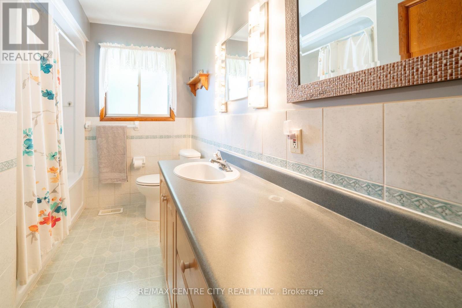 3229 Napperton Drive, Strathroy-Caradoc, Ontario  N7G 3H8 - Photo 36 - X13690874