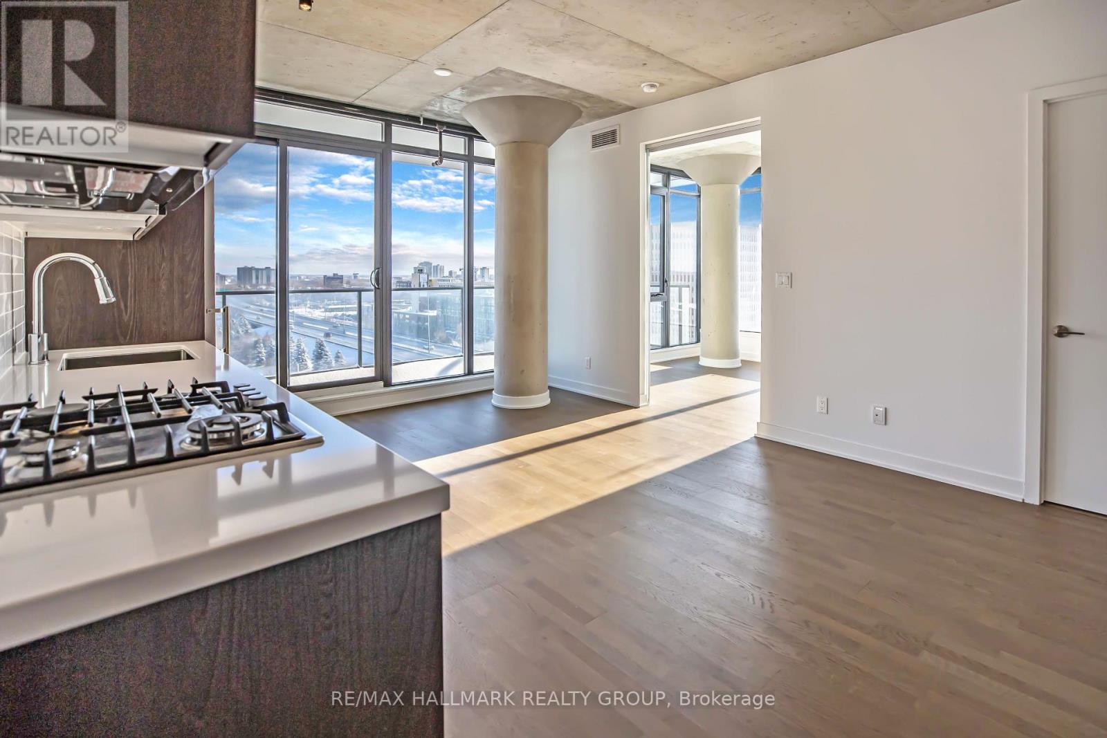 902 - 203 Catherine Street, Ottawa, Ontario  K2P 1J5 - Photo 2 - X13690678