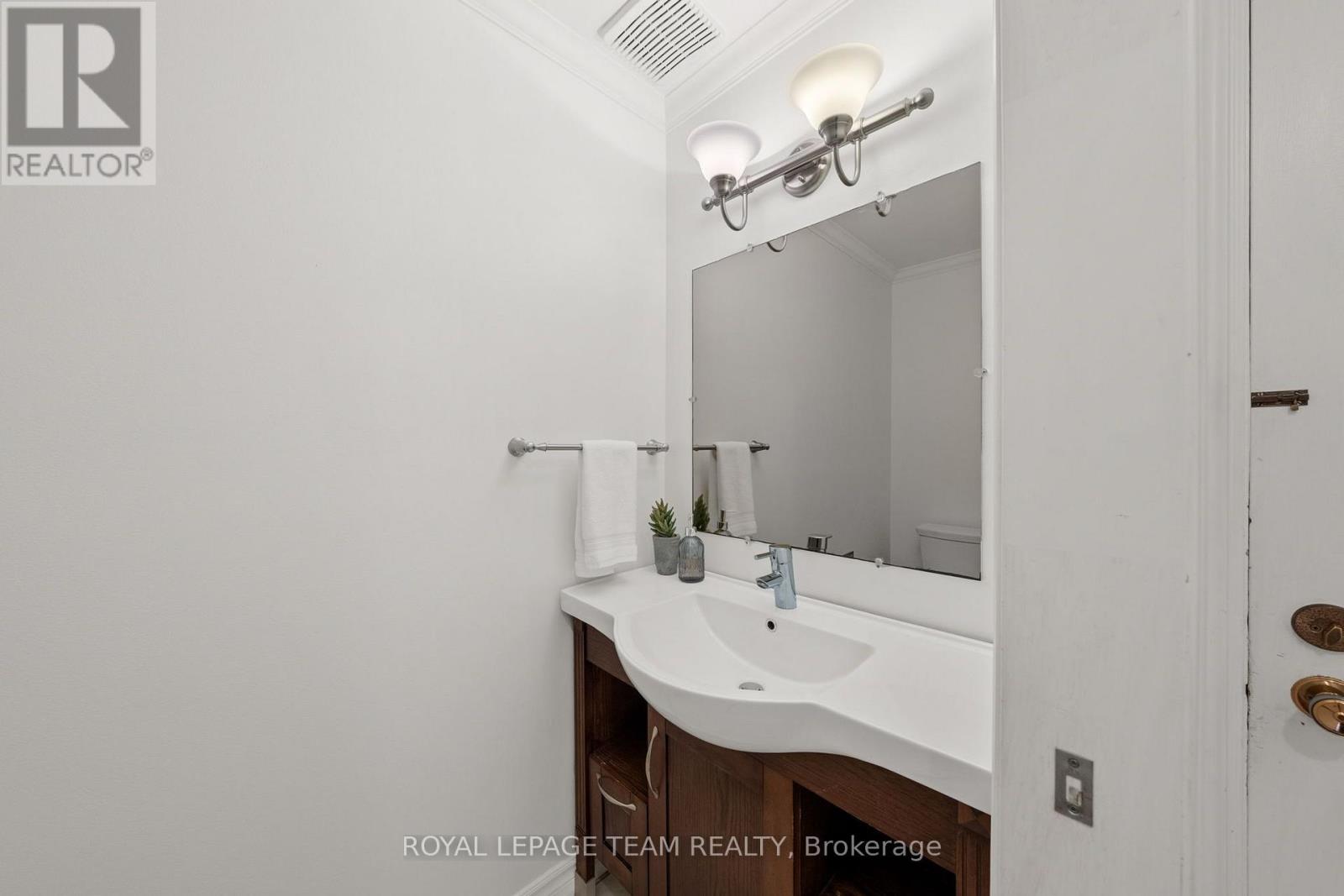 240 Hoylake Crescent, Ottawa, Ontario  K1E 2M8 - Photo 16 - X13690766