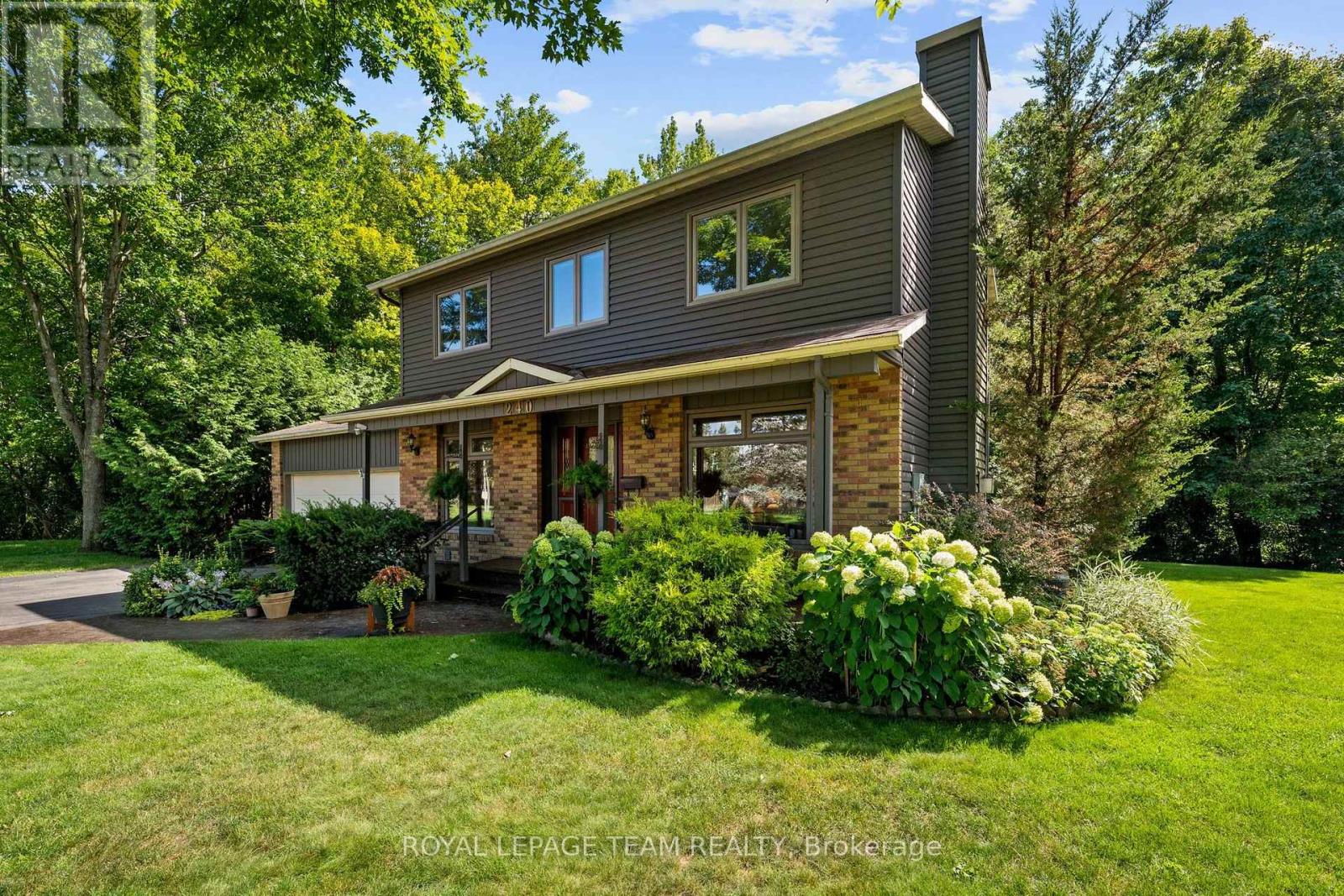 240 Hoylake Crescent, Ottawa, Ontario  K1E 2M8 - Photo 2 - X13690766