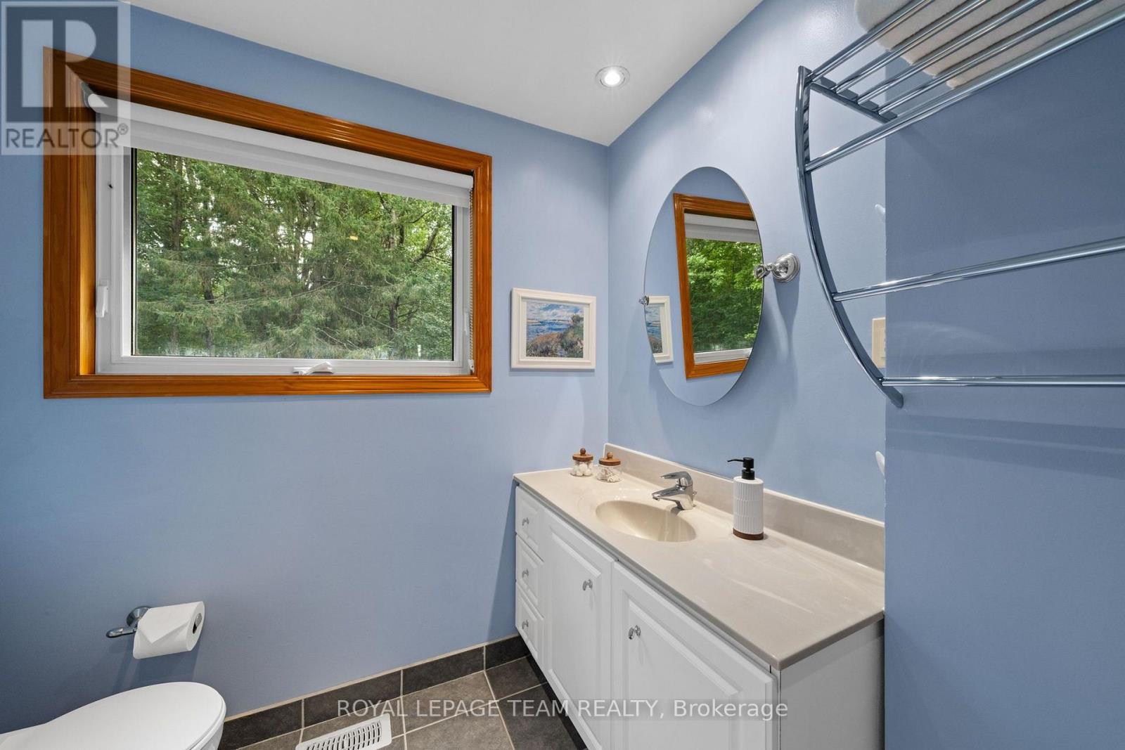 240 Hoylake Crescent, Ottawa, Ontario  K1E 2M8 - Photo 22 - X13690766