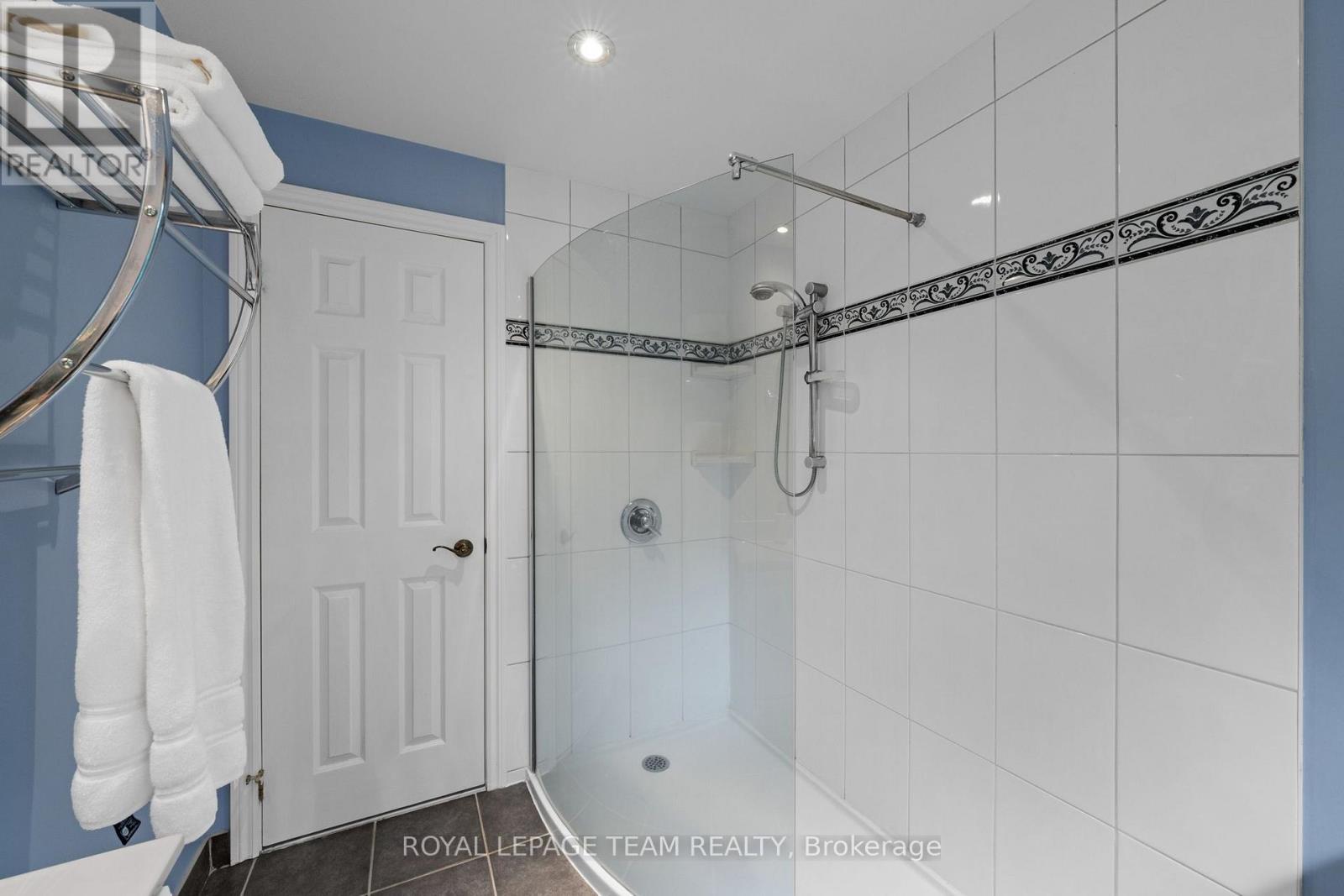240 Hoylake Crescent, Ottawa, Ontario  K1E 2M8 - Photo 23 - X13690766