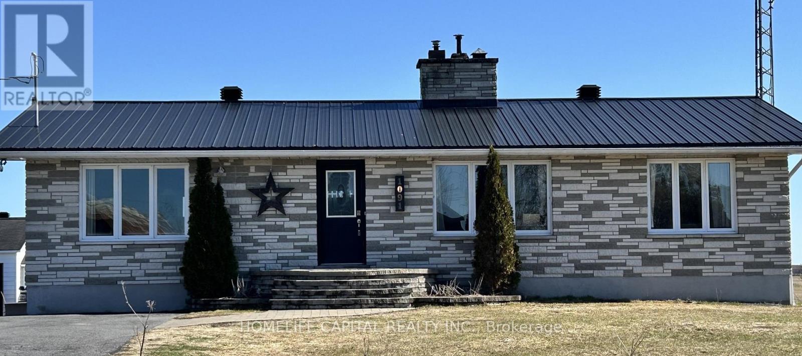 1091 County Rd 15 Road, Alfred And Plantagenet, Ontario  K0B 1A0 - Photo 2 - X13690774
