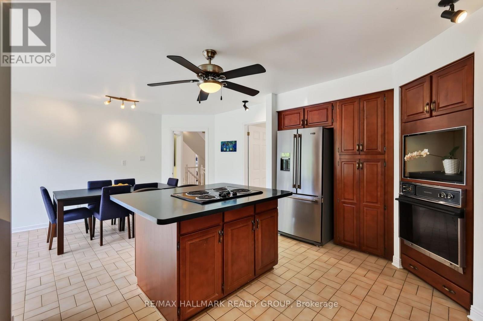 9 Kintail Court, Ottawa, Ontario  K2S 1G8 - Photo 11 - X13690926