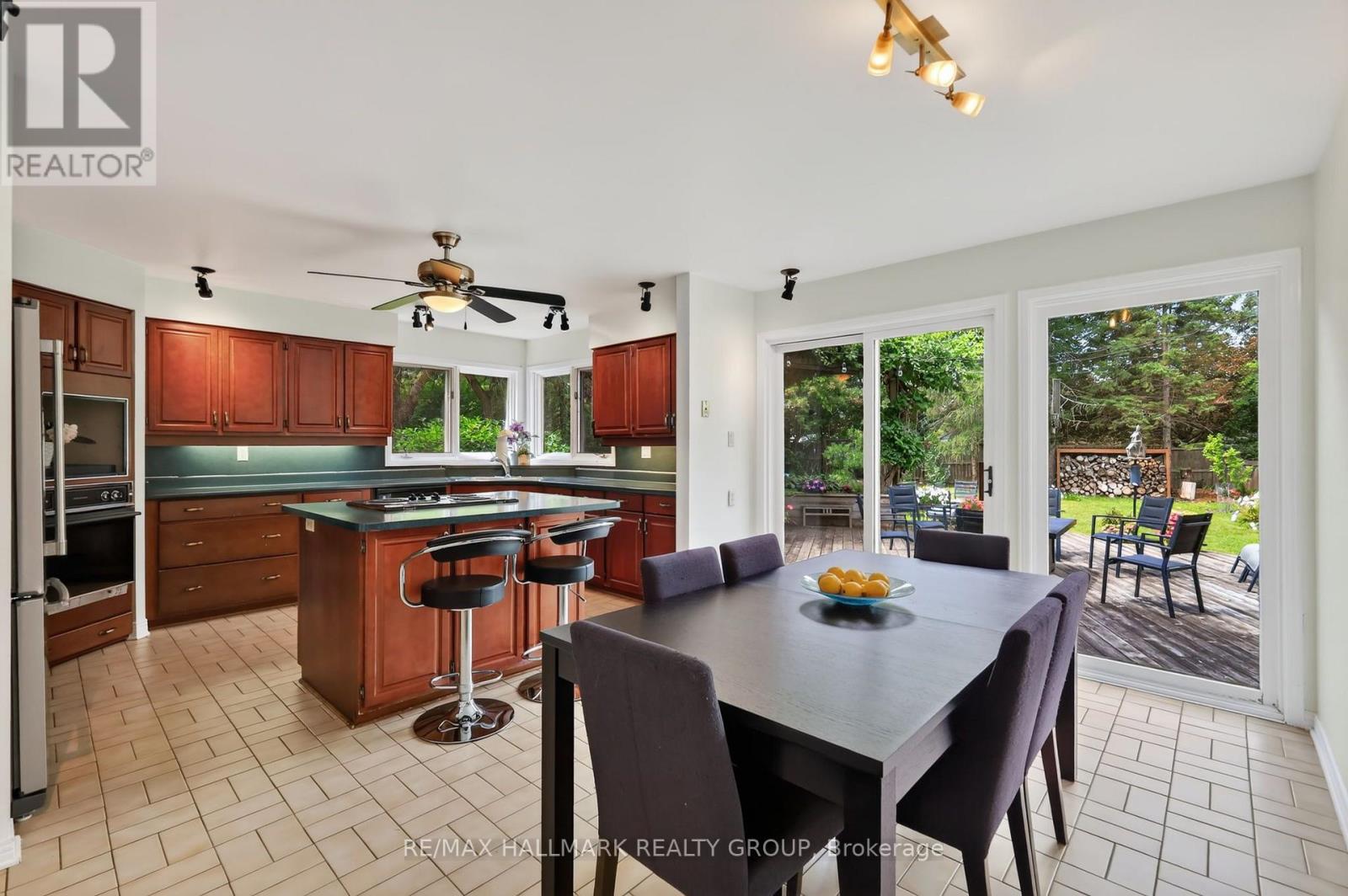 9 Kintail Court, Ottawa, Ontario  K2S 1G8 - Photo 8 - X13690926