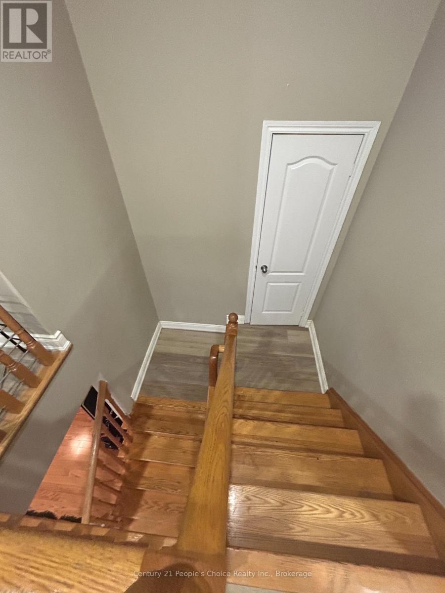 670 Macbeth Heights, Mississauga, Ontario  L5W 1E5 - Photo 10 - W13690838