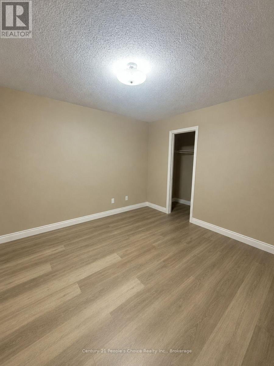670 Macbeth Heights, Mississauga, Ontario  L5W 1E5 - Photo 4 - W13690838