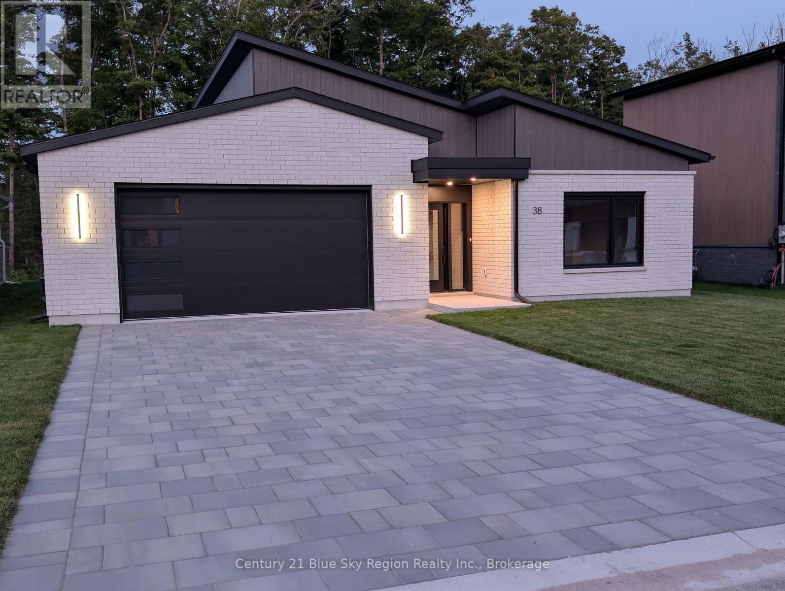 38 Katie Ann Crescent, North Bay, Ontario P1C 1M8 - Photo 2 - X13690734