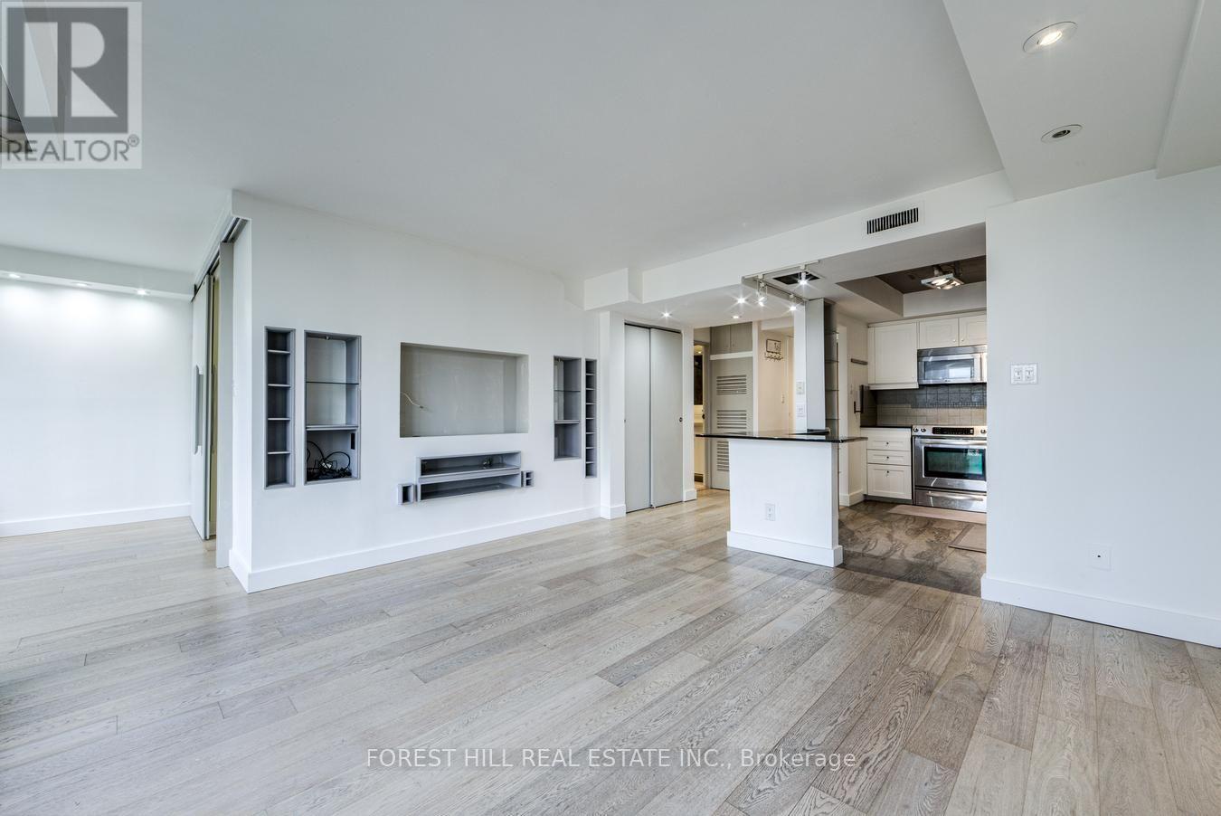 1707 - 65 Harbour Square, Toronto, Ontario  M5J 2L4 - Photo 10 - C13690636