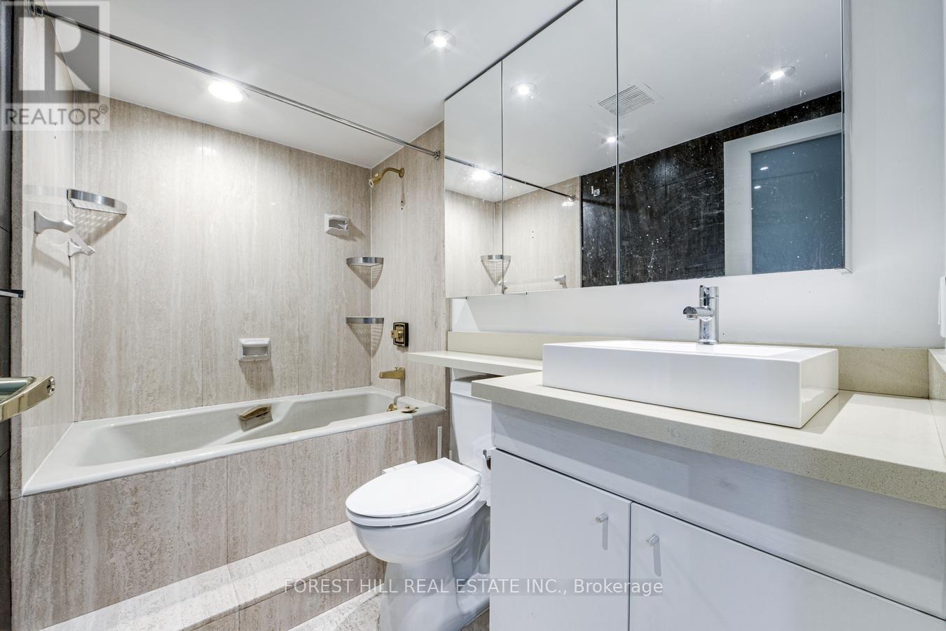 1707 - 65 Harbour Square, Toronto, Ontario  M5J 2L4 - Photo 20 - C13690636